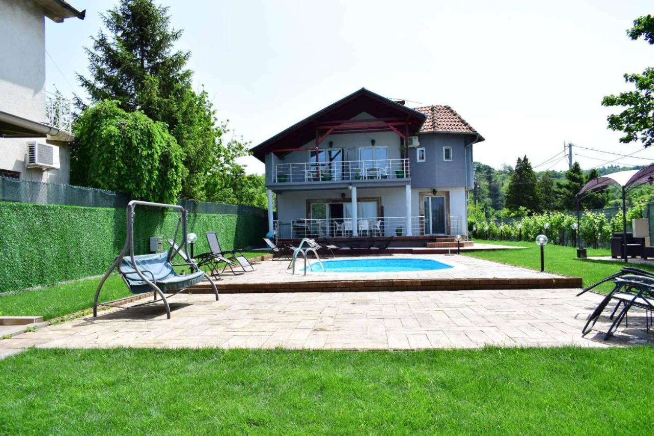 Vila Mila Riverside Apartments Смедерево Экстерьер фото