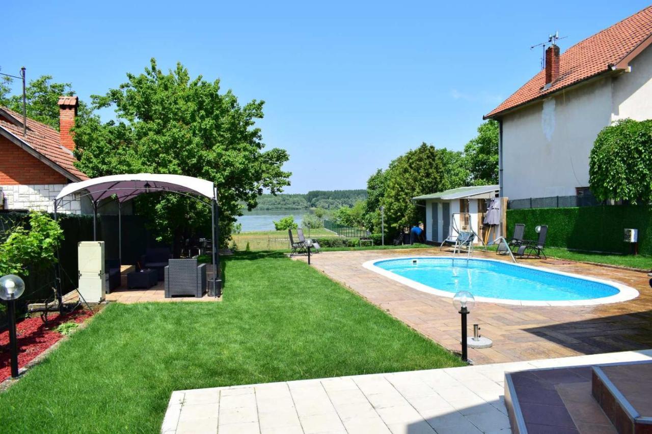 Vila Mila Riverside Apartments Смедерево Экстерьер фото